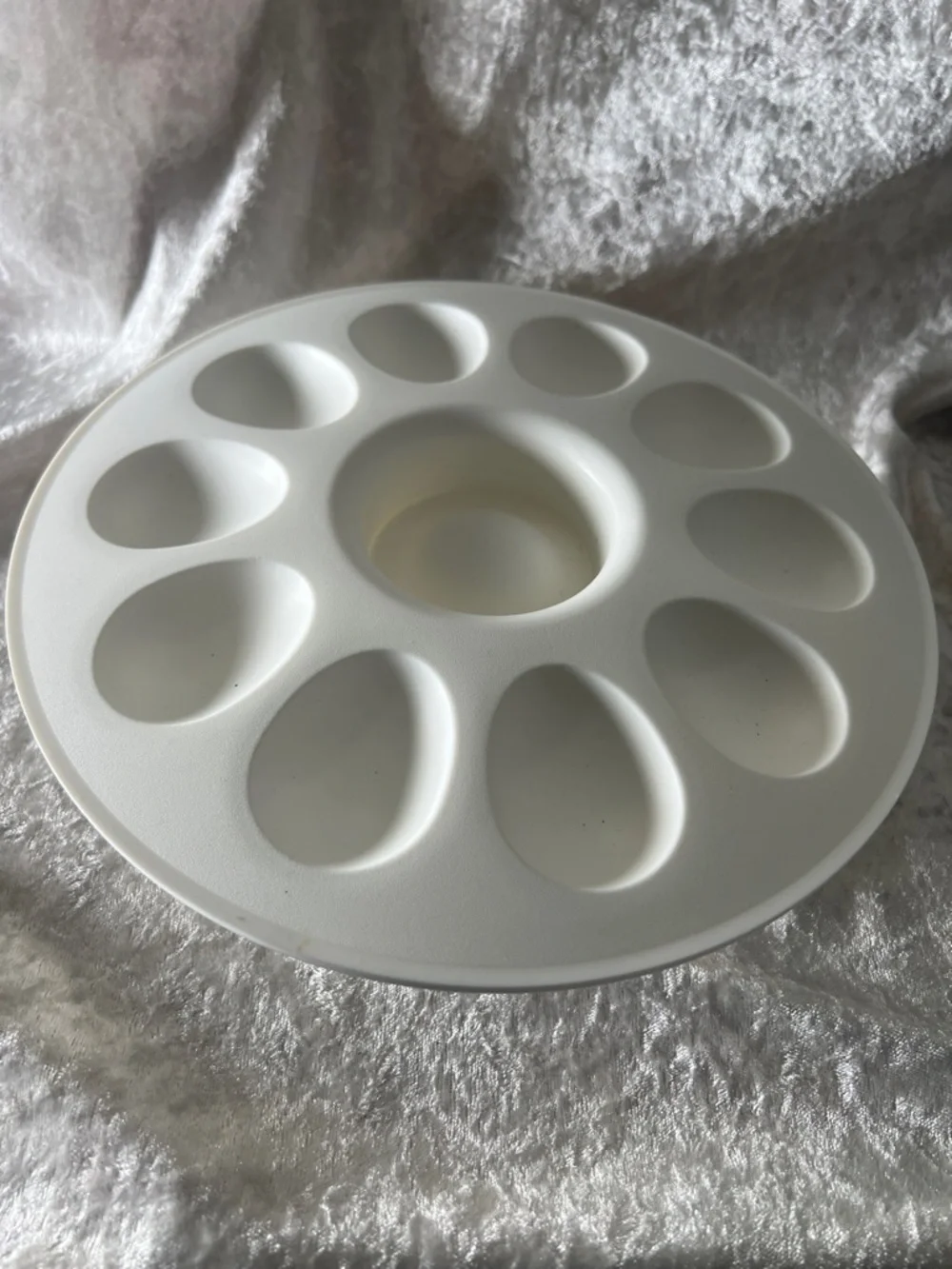 Tupperware White Egg Serving Tray Carousel